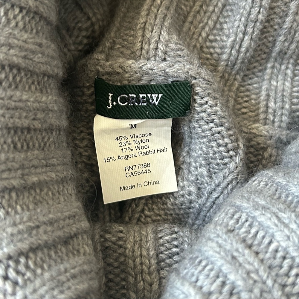 NWOT J. Crew Cambridge Grey Chunky Cable Knit Turtleneck Sweater, Size M 47934 - Picture 7 of 9